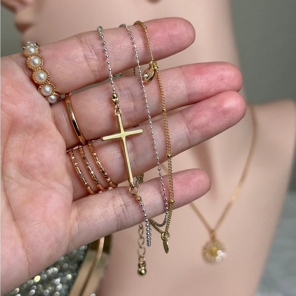 ⚜️❤️🔥 Gold Cross Charm Bracelet ⚜️ - Picture 3 of 9